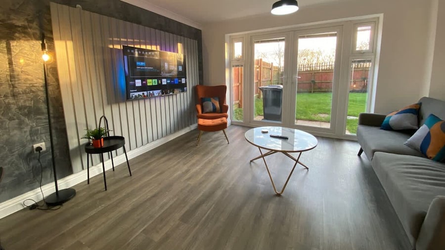 Host Stay Bluebell Close