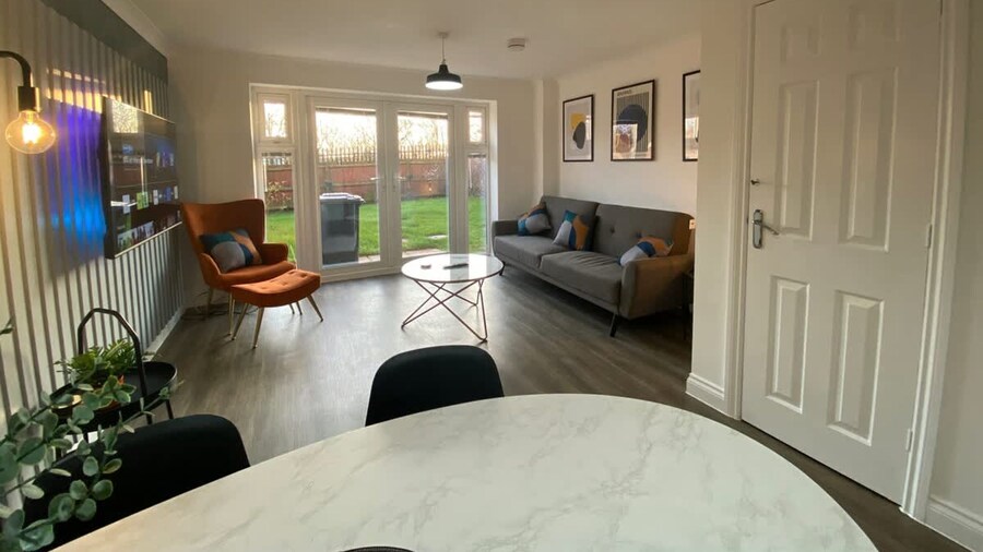 Host Stay Bluebell Close