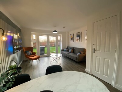 Host Stay Bluebell Close