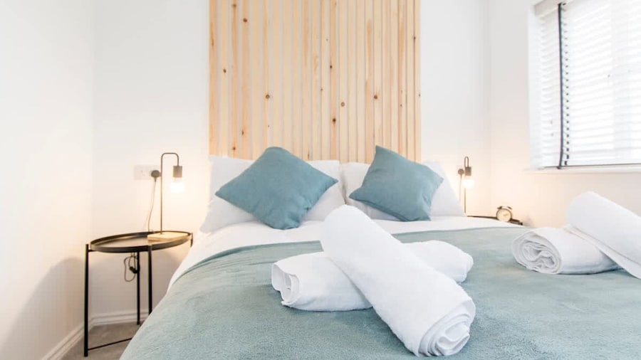 Host Stay Polwell Road