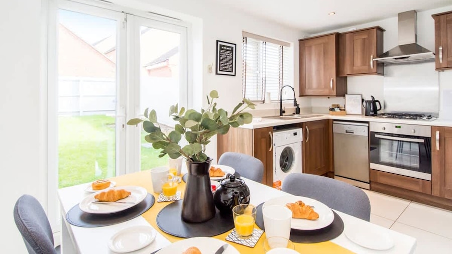 Host Stay Polwell Road