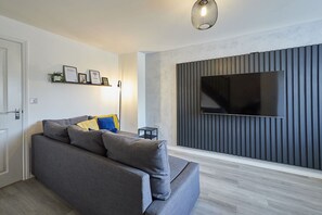 3 bedrooms - Host Stay Polwell Road (Leicester)