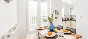 Host Stay Davies Close