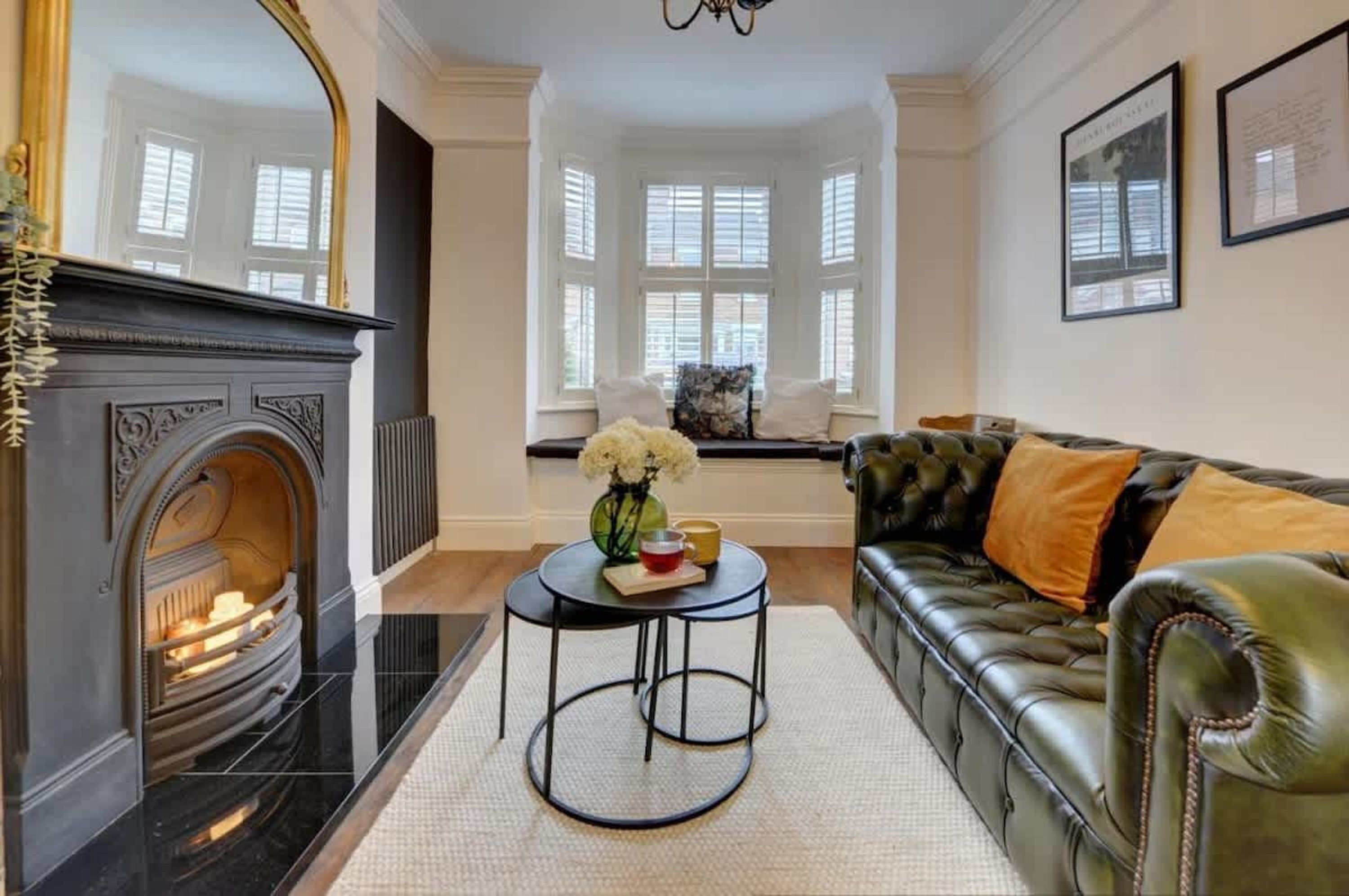 Apartment | 2 bedrooms, desk