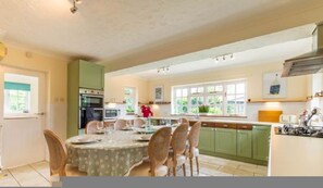 House | 5 bedrooms - Host Stay Alderfen View (Norwich)