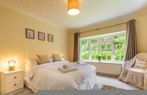House | 5 bedrooms - Host Stay Alderfen View (Norwich)