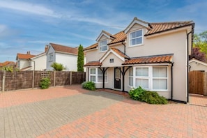 7 bedrooms - Host Stay Woodside House (Norwich)