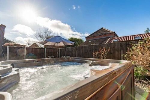 Host Stay Sand Pit Cottage