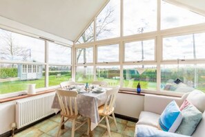 4 bedrooms - Host Stay Woodfalls Barn (Norwich)