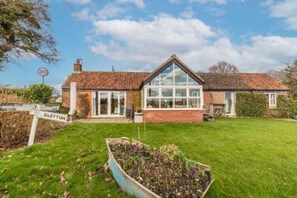 4 bedrooms - Host Stay Woodfalls Barn (Norwich)