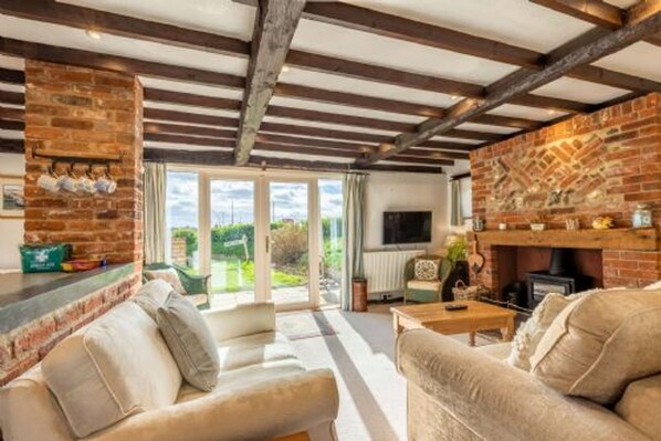 4 bedrooms - Host Stay Woodfalls Barn (Norwich)