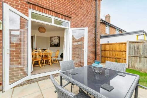 Host Stay St Clements House