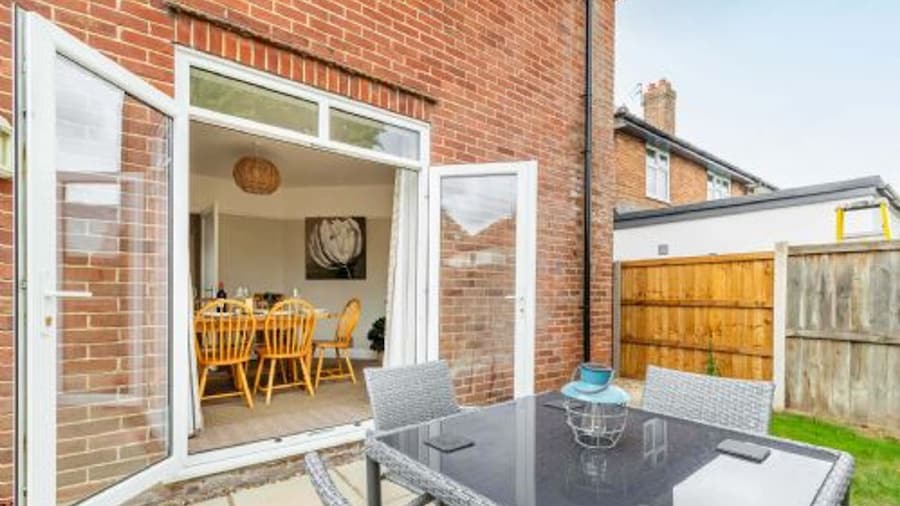 Host Stay St Clements House