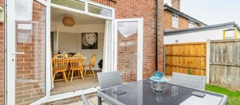 Host Stay St Clements House