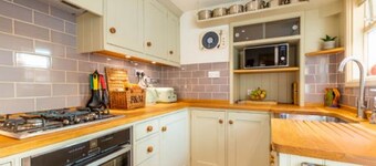 Host Stay Norfolk Historic Townhouse