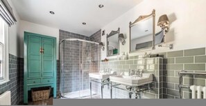 House | 5 bedrooms