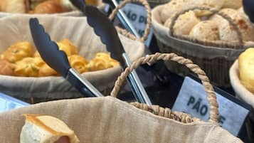 Sudah termasuk sarapan prasmanan setiap hari