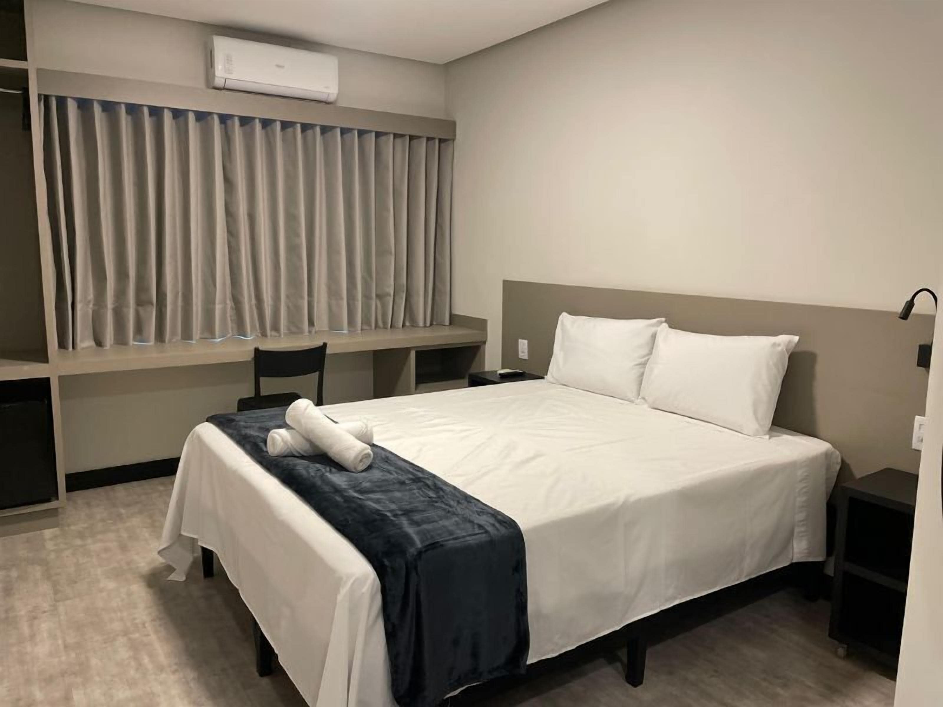 Quarto casal conforto | Wi-Fi de cortesia, roupa de cama