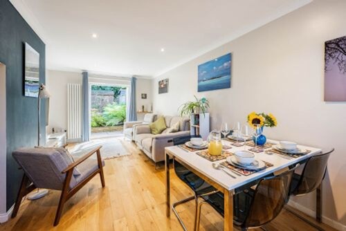 Host Stay Maple House