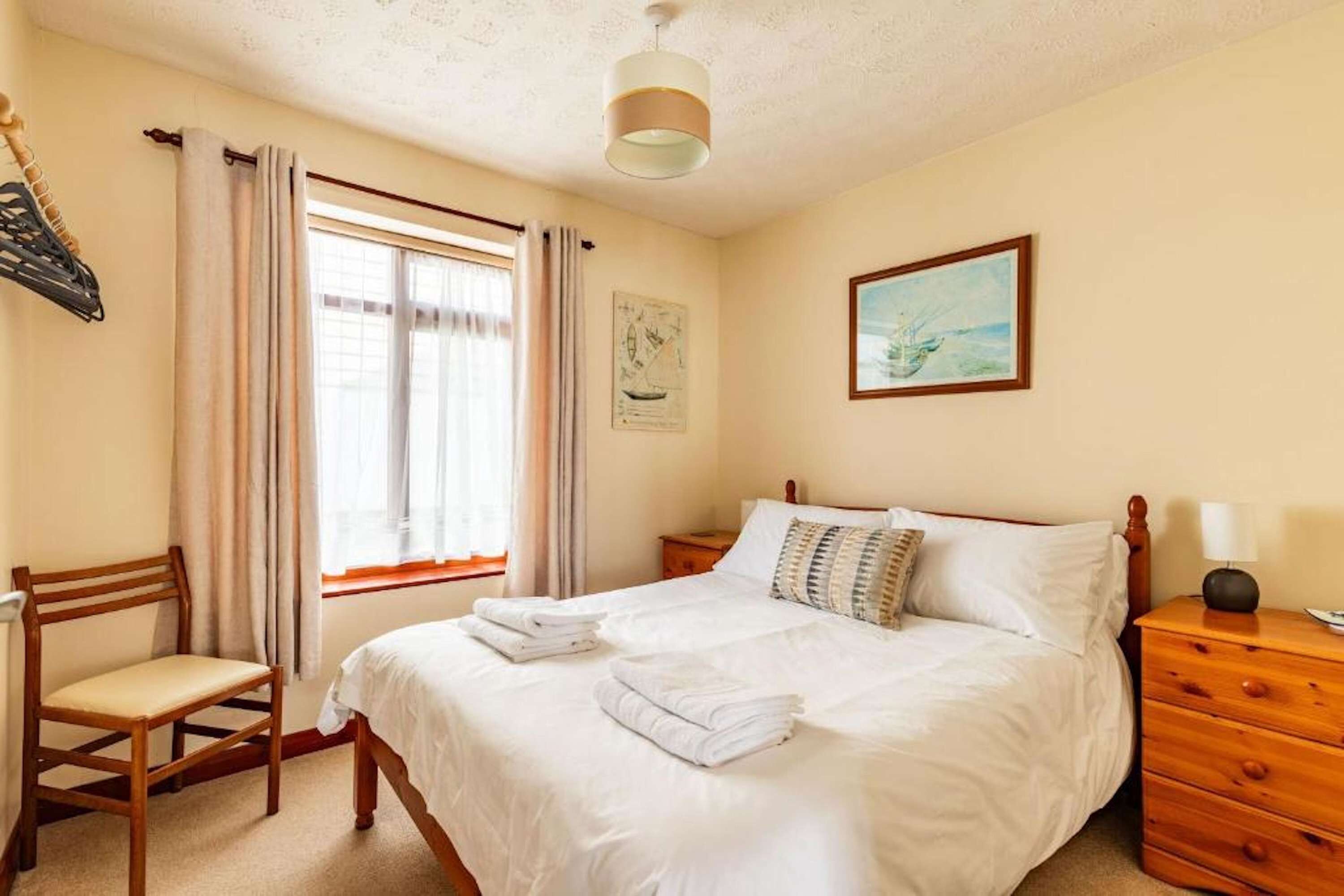 3 bedrooms, desk, iron/ironing board, WiFi