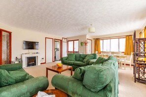 TV, peis og kontorer