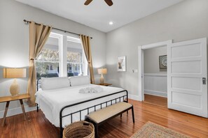 4 habitaciones, escritorio, tabla de planchar con plancha y wifi gratis