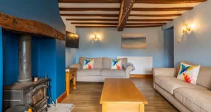 Host Stay Honeysuckle Cottage