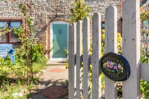 4 bedrooms - Host Stay Honeysuckle Cottage (Cromer)