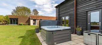 Host Stay Willow Barn
