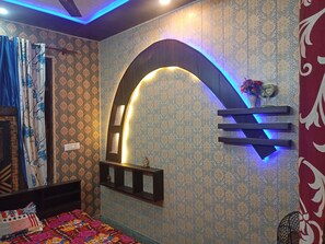 Deluxe Double Room | Free WiFi - ASHIANA HOME STAY (Jammu)