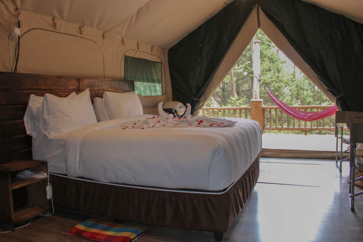 Minibar, bed sheets