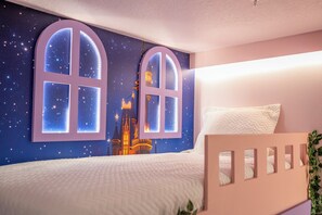 5 Schlafzimmer, Reisekinderbett, WLAN, Bettwäsche