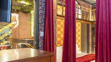 5 chambres, lit parapluie, Wi-Fi, draps fournis