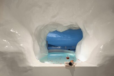 蜜悦深圳蓝白圣岛悬崖泡池美宿