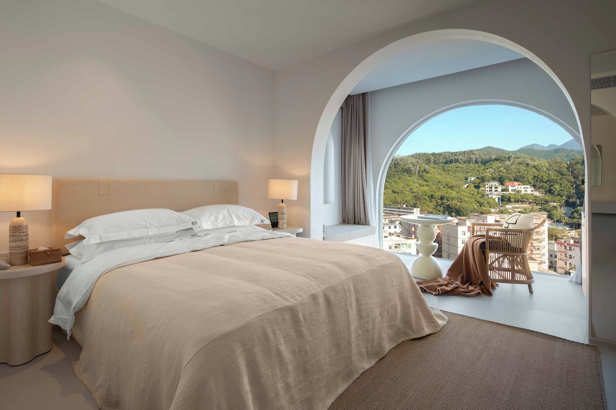 Superior Double Room, 1 Bedroom, Partial Ocean View | Premium bedding, minibar, free WiFi, bed sheets