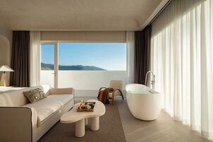 Signature Δίκλινο Δωμάτιο (Double), 1 Queen Κρεβάτι | Κλινοσκεπάσματα υψηλής ποιότητας, μίνι μπαρ, δωρεάν Wi-Fi 