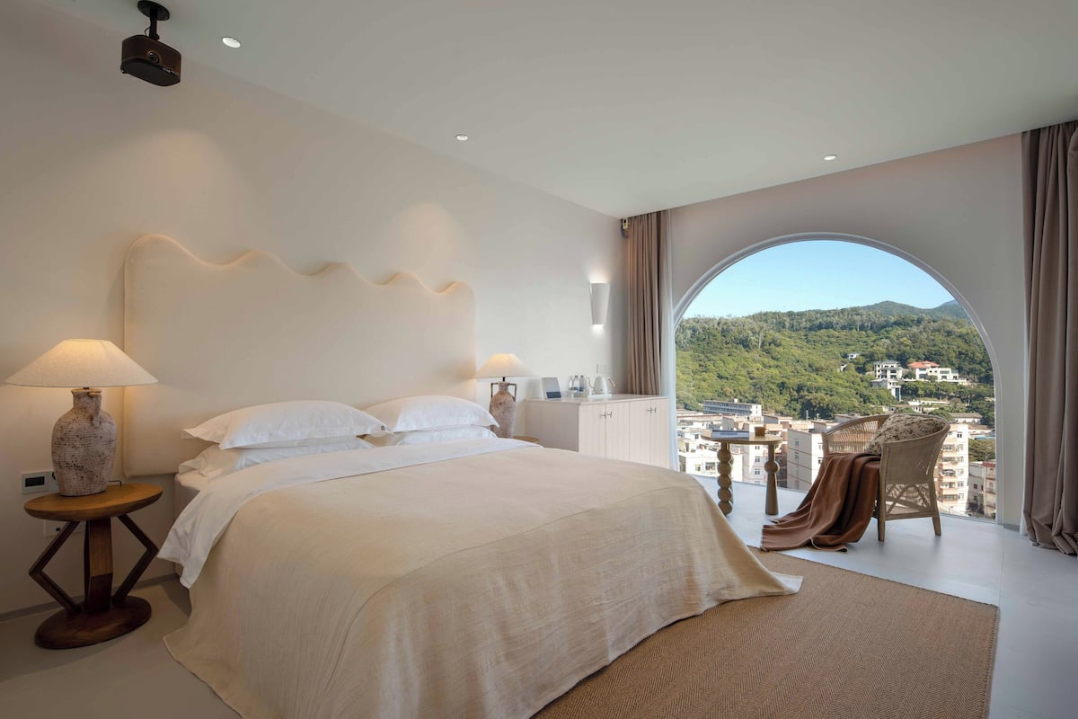Design Room, 1 Bedroom, Partial Ocean View
