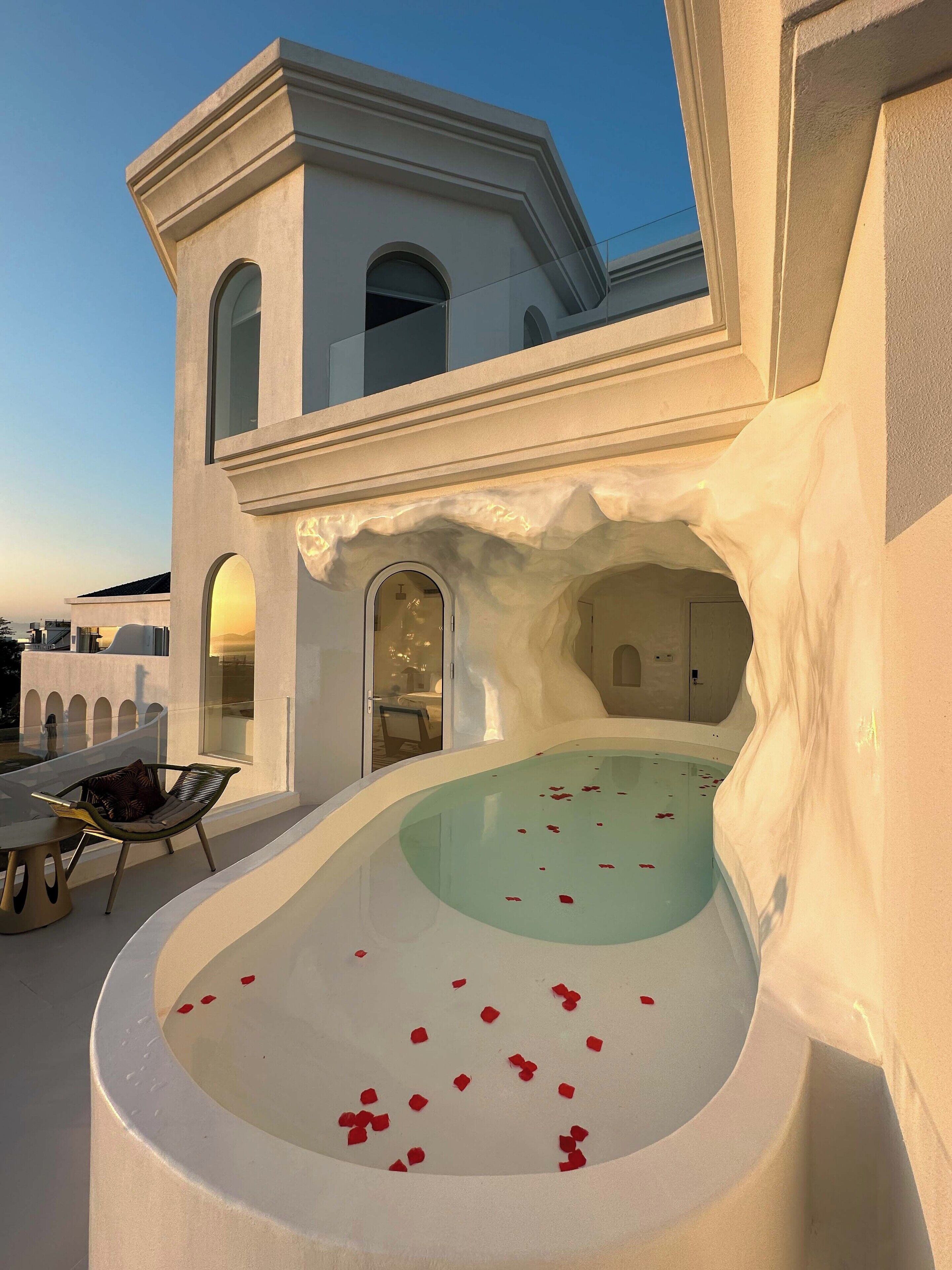 Romantic Double Room, 1 Queen Bed, Sea View | Premium bedding, minibar, free WiFi, bed sheets