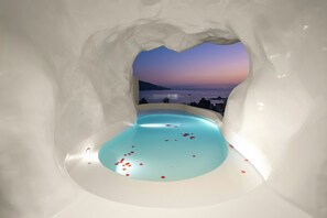 Romantic Double Room, 1 Queen Bed, Sea View - Miyue Shenzhen Blue and White Holy Island Cliff Pool Hotel (Shenzhen)