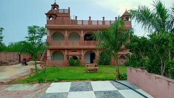 Room, Multiple Bedrooms, Smoking, Balcony | Garden