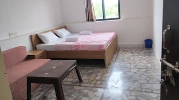Room, Multiple Bedrooms, Smoking, Balcony | 10 bedrooms