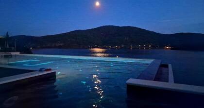 Beautiful and large Villa Franka with private pool and fantastic sea view in Korcula