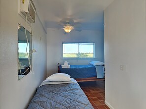 3 bedrooms, iron/ironing board, WiFi, bed sheets - Beach Oasis | Pet-Friendly, Coastal Views (Galveston)