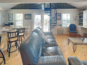 Living area - Beach Oasis | Pet-Friendly, Coastal Views (Galveston)