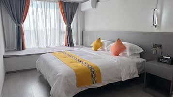 Desk, laptop workspace, free WiFi