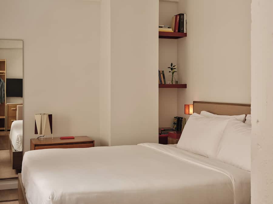 King Studio (24/7 Front Desk) | Free WiFi, bed sheets