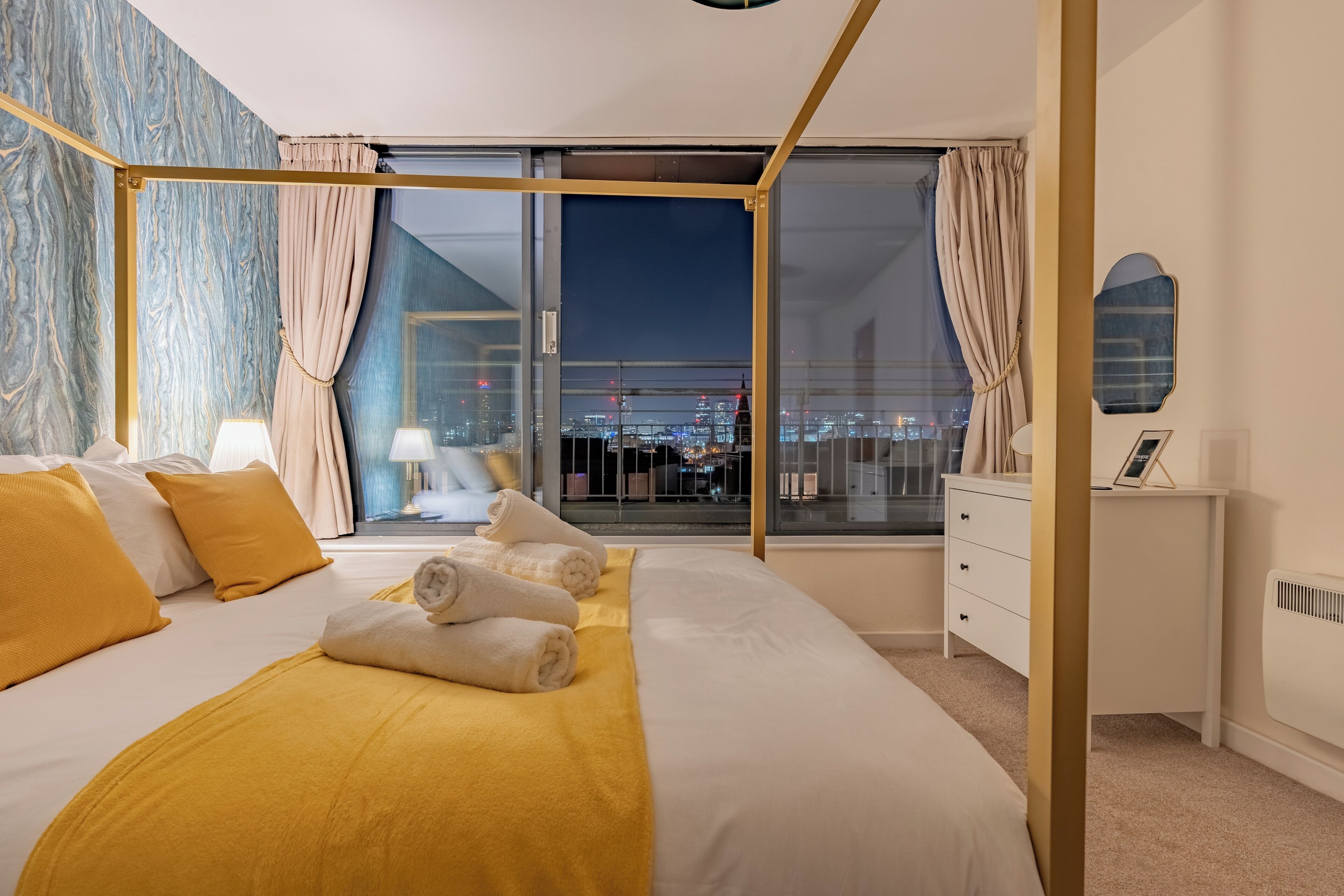 Apartment | 1 bedroom, iron/ironing board, free wired internet, bed sheets