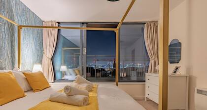 The Royale Penthouse - Skyline View - Balcony
