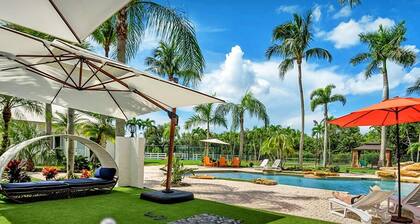 Lux Paradise Resort: Courts/Pickleball/Paddle/Pool