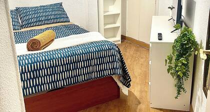Habitación Unipersonal Acogedora en Tetuán Madrid